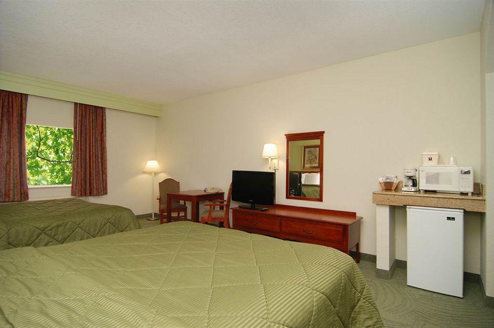 Econo Lodge Inn & Suites East Houston I-10 Εξωτερικό φωτογραφία