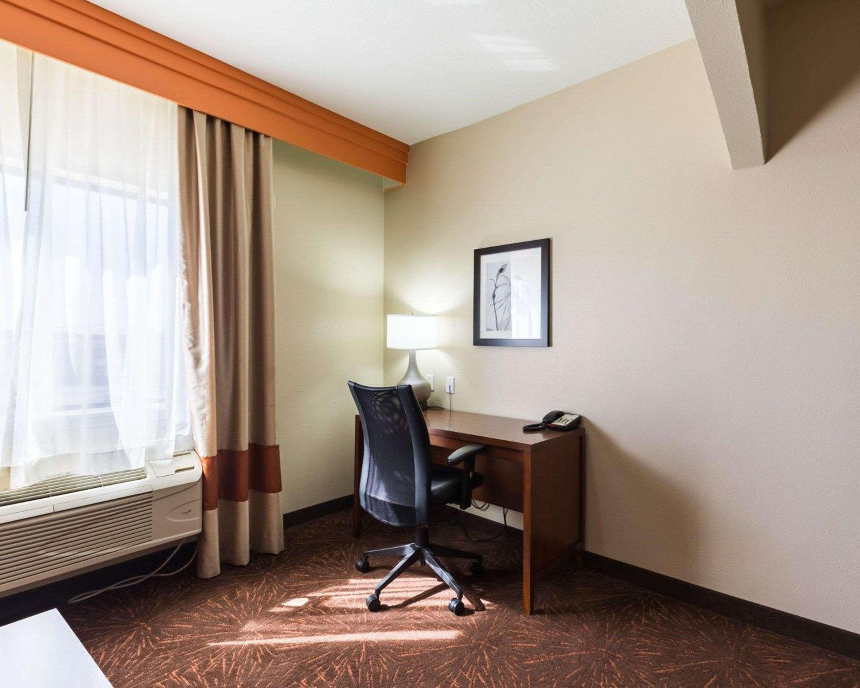 Econo Lodge Inn & Suites East Houston I-10 Εξωτερικό φωτογραφία