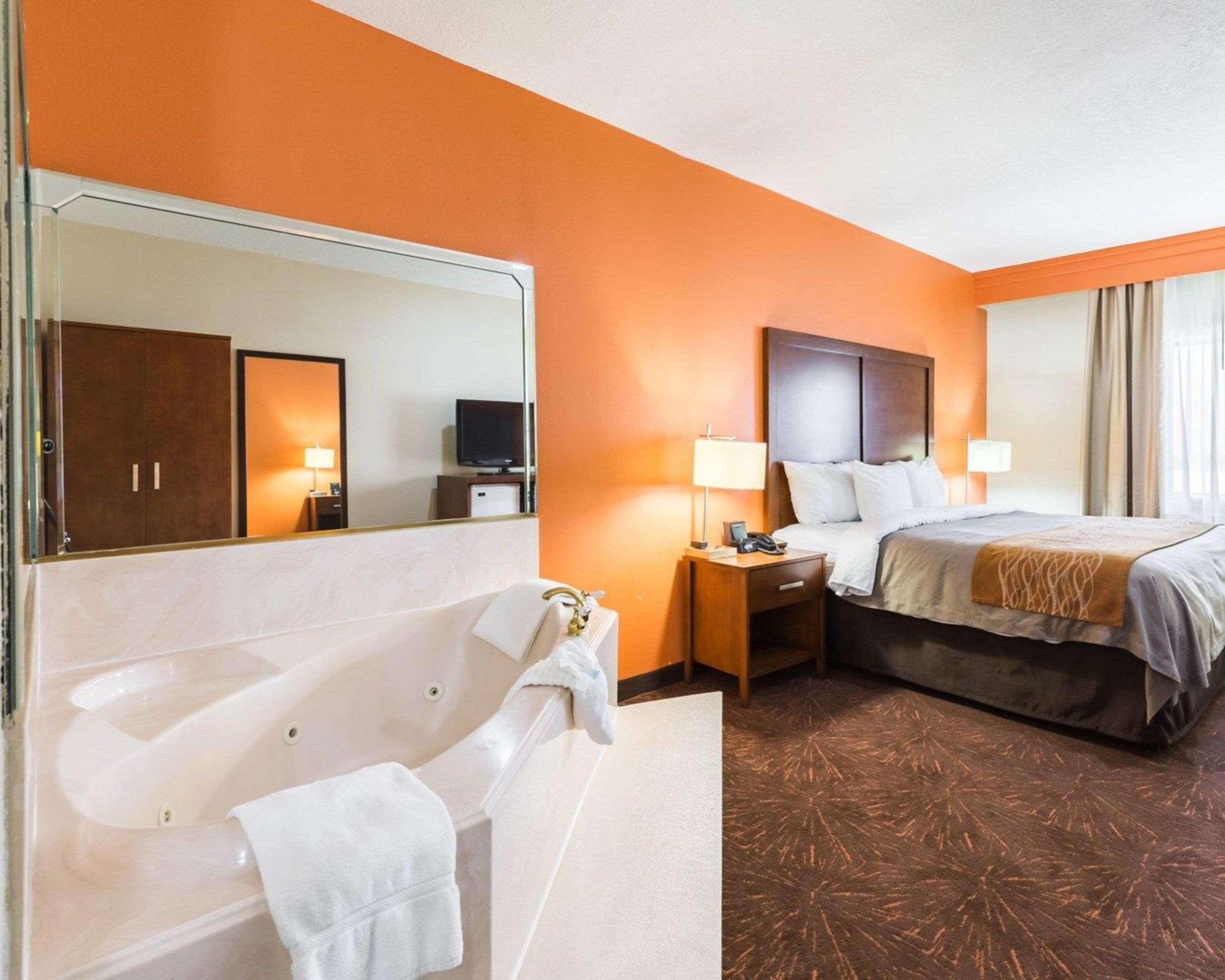 Econo Lodge Inn & Suites East Houston I-10 Εξωτερικό φωτογραφία