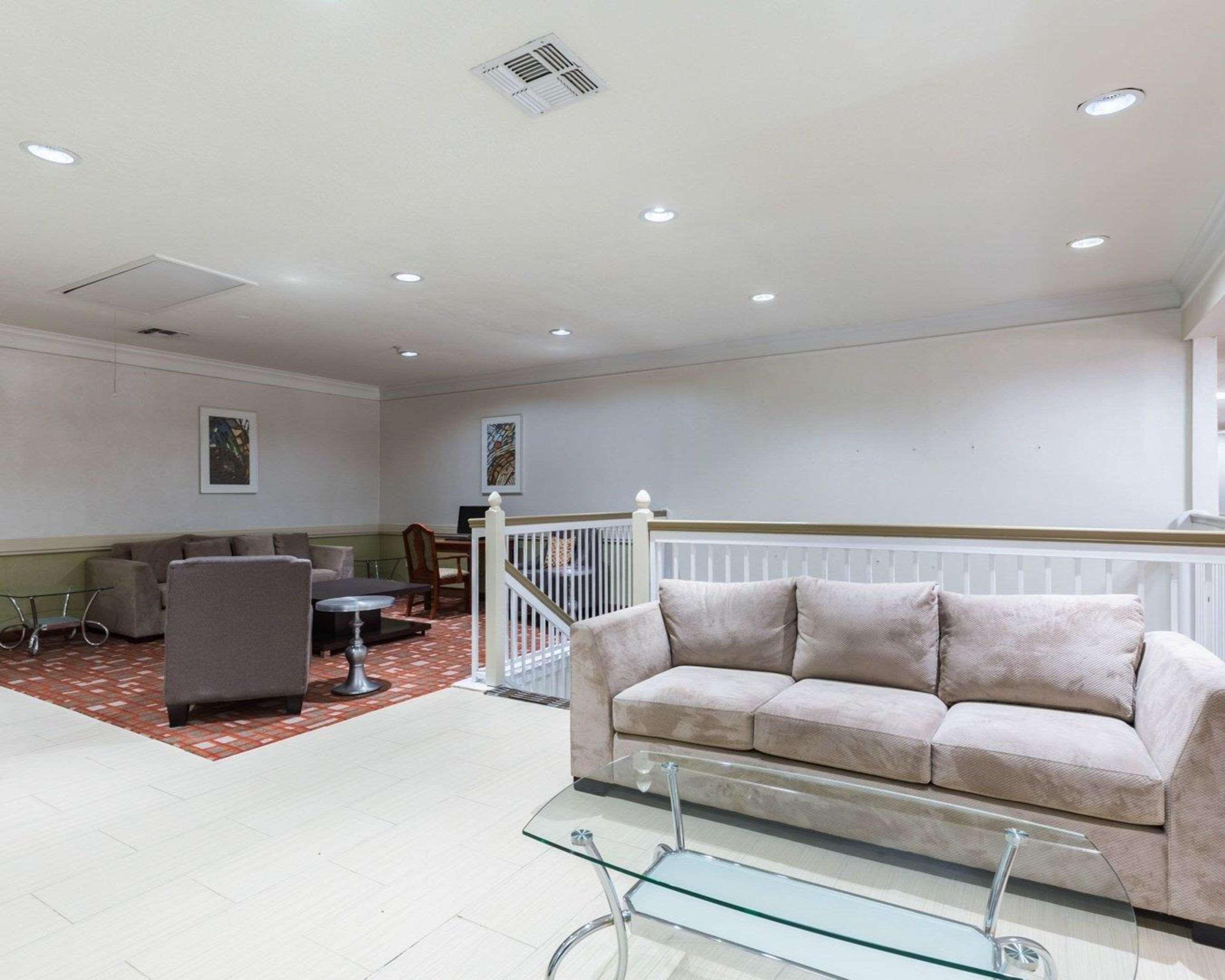 Econo Lodge Inn & Suites East Houston I-10 Εξωτερικό φωτογραφία