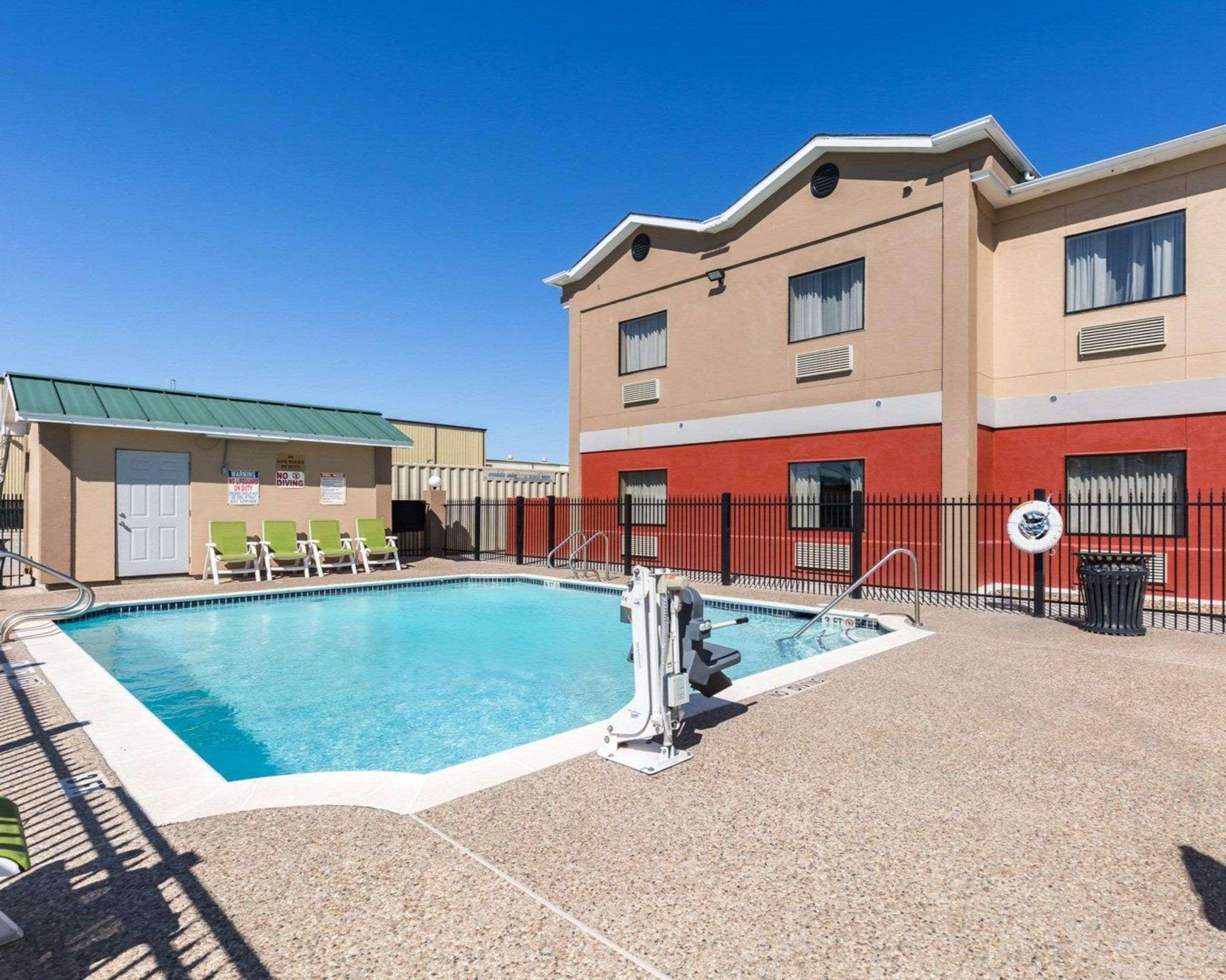 Econo Lodge Inn & Suites East Houston I-10 Εξωτερικό φωτογραφία