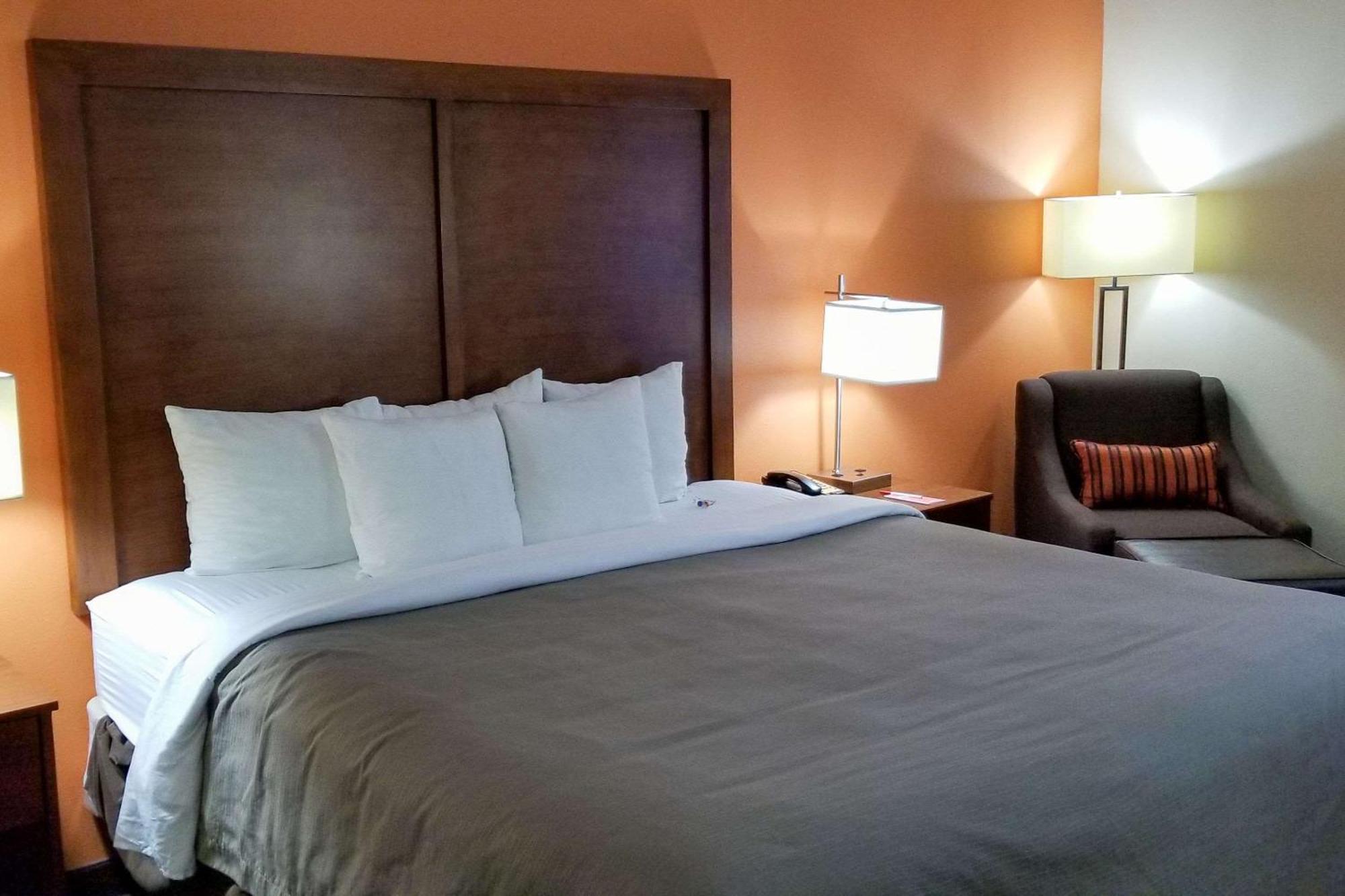 Econo Lodge Inn & Suites East Houston I-10 Εξωτερικό φωτογραφία