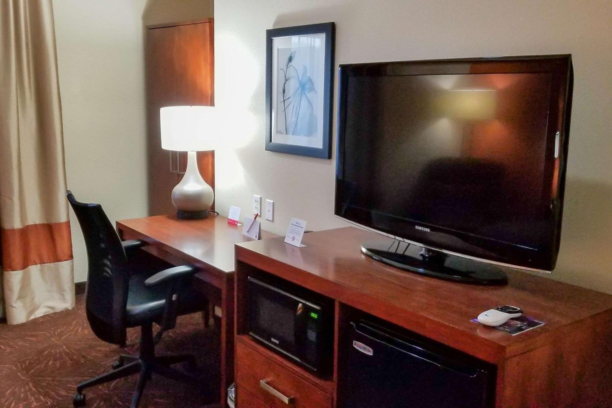 Econo Lodge Inn & Suites East Houston I-10 Εξωτερικό φωτογραφία